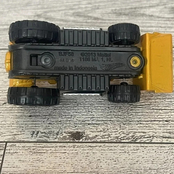 2013 Mattel Hot Wheels Speed Dozer HW City BJF58 Loose Made In Indonesia Yellow - Picture 6 of 7
